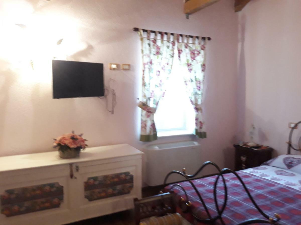 Agriturismo La Casina Rosa كاميغلياتيلو سيلانو المظهر الخارجي الصورة